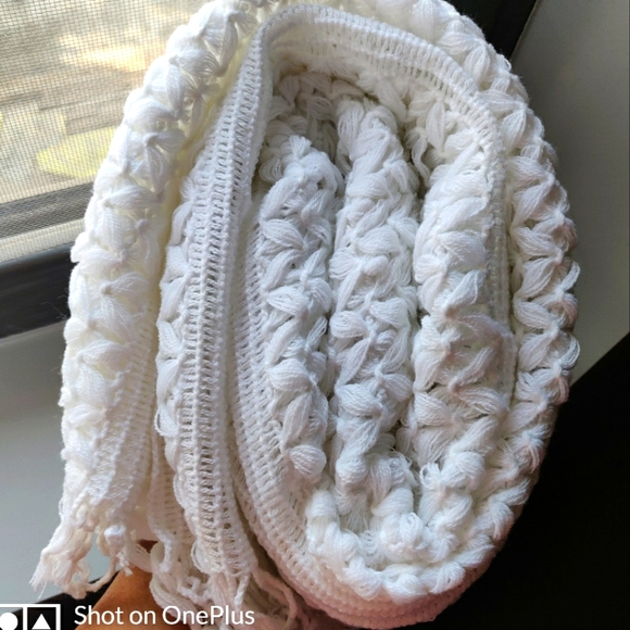 Chunky handmade white woollen wrap/stole